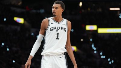 Spurs' Victor Wembanyama starts 0-for-12 in rough opener vs. OKC - ESPN