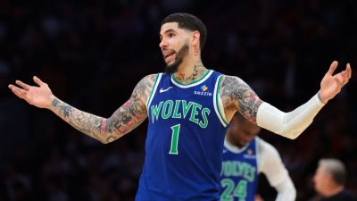 LaMelo Ball really did travel en route to 3-point attempt, NBA refs confirm - ESPN