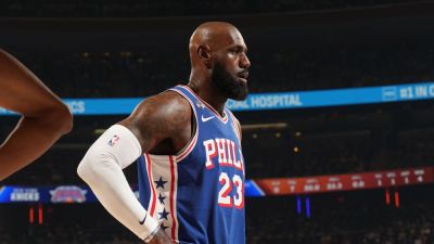 President Trump criticizes LeBron James for anthem actions - ESPN
