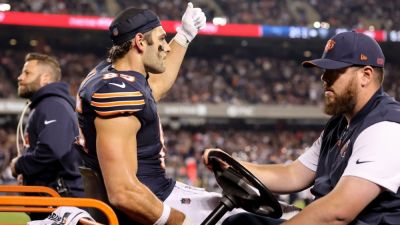 Bears TE Cole Kmet out for season after knee injury vs. Pats - ESPN