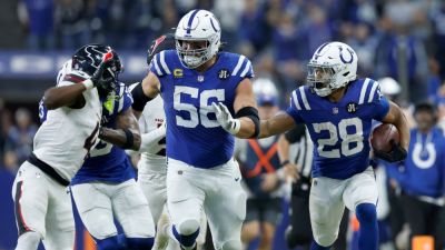 Sources - Decisions loom for Colts before NFL trade deadline - ESPN