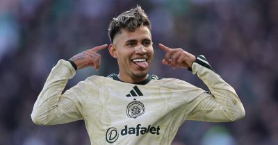 Celtic come from behind to beat Hibs and move four points clear of Rangers