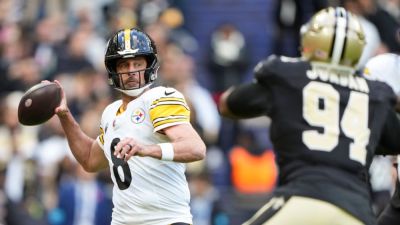 Rodgers throws historic TD pass as Steelers win 1st Paris game - ESPN