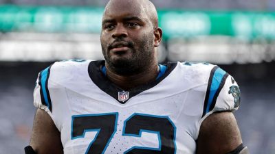 Panthers' Taylor Moton suffers fractured fibula in loss - ESPN