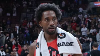 Raptors' Kawhi Leonard out weeks due to knee, sources say - ESPN
