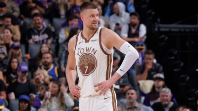Warriors' options with Kristaps Porzingis: Biggest questions - ESPN