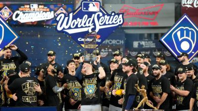 Champion Brewers trail Dodgers in '27 World Series title odds - ESPN