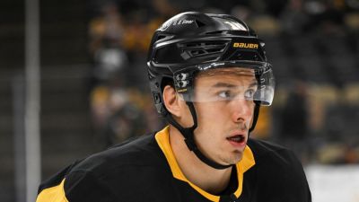 Penguins' Kuzmenko to wear No. 62 to honor dad killed in bear attack - ESPN
