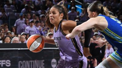 Valkyries rally from 16 down, stun Wings for 1st playoff series win - ESPN
