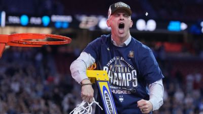UConn coach Dan Hurley signs two-year extension - ESPN