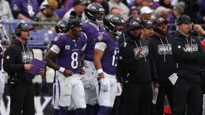 Lamar Jackson injures ankle during Ravens' win over Titans - ESPN