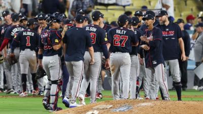 Braves lean on Kerr, Fuentes in lieu of Sale, win NLDS Game 2 - ESPN