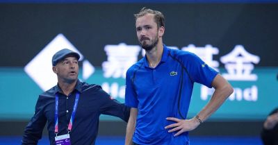 Daniil Medvedev disqualified in Beijing semi with Djokovic after hitting spectator with ball