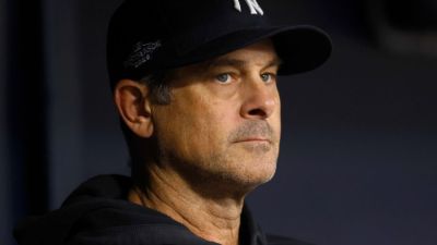 Yankees facing elimination after error-filled Game 2 loss - ESPN