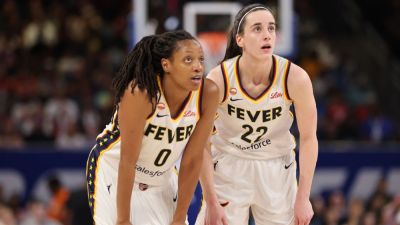 Fever's Clark denounces online hate directed at 'good soul' Mitchell - ESPN
