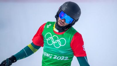 Tim Clayton - Australian Olympic snowboarder airlifted after suffering broken neck in Milan Cortina training accident - foxnews.com - Usa - Australia - China - South Korea