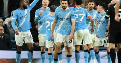 Man City ease past Fulham to move within three points of leaders Arsenal