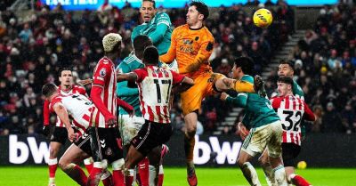 Van Dijk header gives Liverpool victory at Sunderland