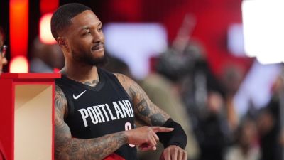 Lillard returns to win record-tying third 3-point shootout - ESPN