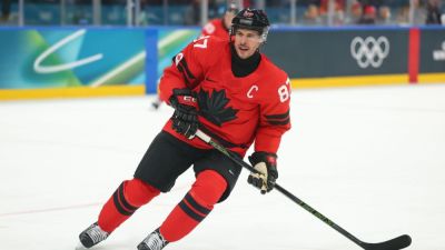 Sidney Crosby, Connor McDavid lead Canada into Olympic quarterfinals - ESPN