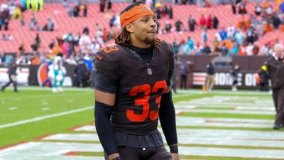 Browns' Hickman assaulted in NYC, treated for minor injuries - ESPN - espn.com - New York - county Brown - county Cleveland - state New Jersey