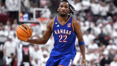 Kansas' Darryn Peterson misses most of 2nd half with cramping - ESPN