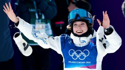 Eileen Gu defends halfpipe gold for 6th career Olympic medal - ESPN