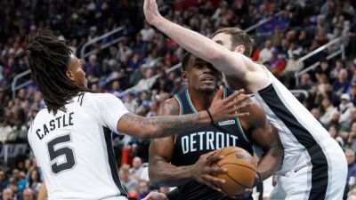 Spurs humble Pistons in potential NBA Finals preview - ESPN