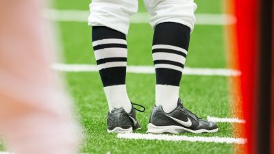 NCAA football panel proposes changes to targeting ejections - ESPN