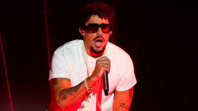 Ex-NFL star hopes Super Bowl LX can steer clear of politics, provide fans 'an escape'