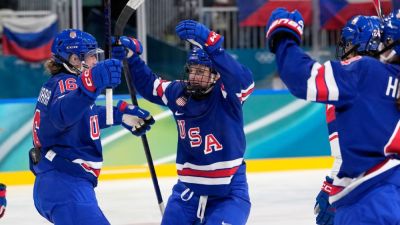 Hayley Scamurra, U.S. rout Czechia in Olympic women's hockey - ESPN