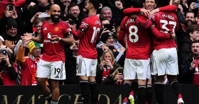 Manchester United and Michael Carrick win again as Tottenham are seen off