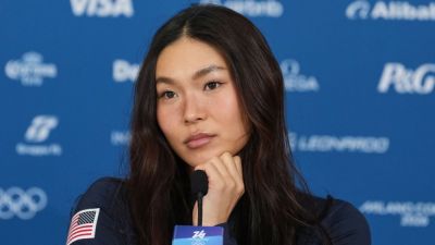 U.S. star Kim calls for unity after Trump's bashing of Hess - ESPN