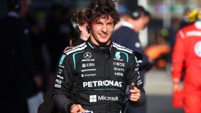 Max Verstappen - Lewis Hamilton - Sebastian Vettel - George Russell - Charles Leclerc - Oscar Piastri - Williams - Chinese Grand Prix: Kimi Antonelli breaks F1 record to claim pole position - ESPN - espn.com - Italy - China