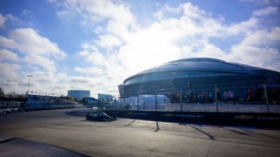 Red flag at IndyCar practice as workers walk on Texas track - ESPN