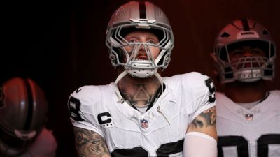 Raiders' Crosby on nixed trade: 'I am where I'm supposed to be' - ESPN