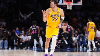 Luka Doncic puts up 60 vs. Heat as Lakers' win streak hits 8 - ESPN