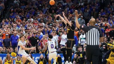 Iowa takes down No. 1 Florida in NCAA tournament thriller - ESPN