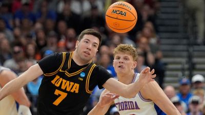 John Raoux - Iowa hits clutch 3-pointer in closing seconds to stun Florida - foxnews.com - county Thomas - state Kansas - state Iowa