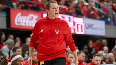 Brian Kelly - Sources: LSU working to lure Wade back before firing McMahon - ESPN - espn.com - state Louisiana - county Scott