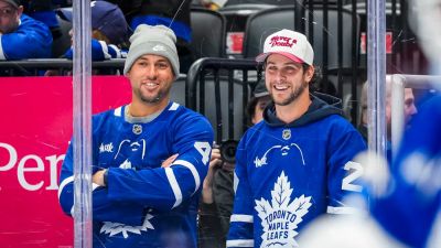 George Springer - Blue Jays stars caught sitting in wrong seats at Maple Leafs game in hilarious moment - foxnews.com - Canada - New York - county Ontario