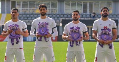 Iran wear black armbands and hold schoolbags during national anthem before match - breakingnews.ie - Usa - Turkey - Iran - Nigeria