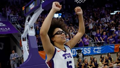 Women's March Madness 2026: Previews, live updates, analysis from Saturday's Sweet 16 - ESPN