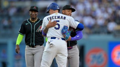Dodgers' Freeman laughs off being tagged out by Marte with hug - ESPN - espn.com - Los Angeles - state Arizona