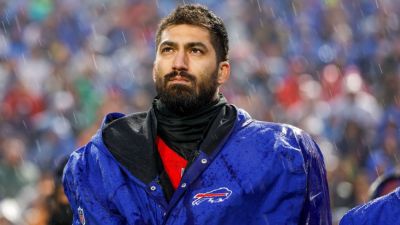 Source: Browns opt not to sign AJ Epenesa after physical - ESPN