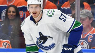 Streaking Stars get D Tyler Myers from Canucks for picks - ESPN