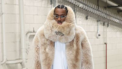 Shai Gilgeous-Alexander turns heads with pregame look vs. Knicks - ESPN - espn.com - New York - county Garden