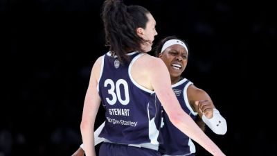 Breanna Stewart - Stewart drops 32 as Mist overcome Plum's 40 to win Unrivaled title - ESPN - espn.com