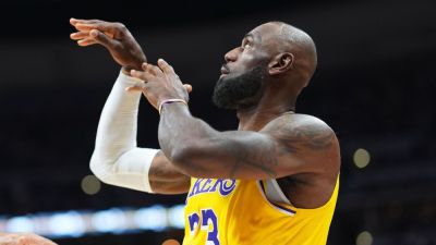 LeBron James passes Kareem Abdul-Jabbar for most made FG in NBA history - ESPN - espn.com - Los Angeles - state Nebraska
