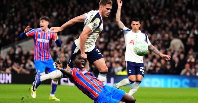Red card costly as Tottenham slip to fifth successive defeat